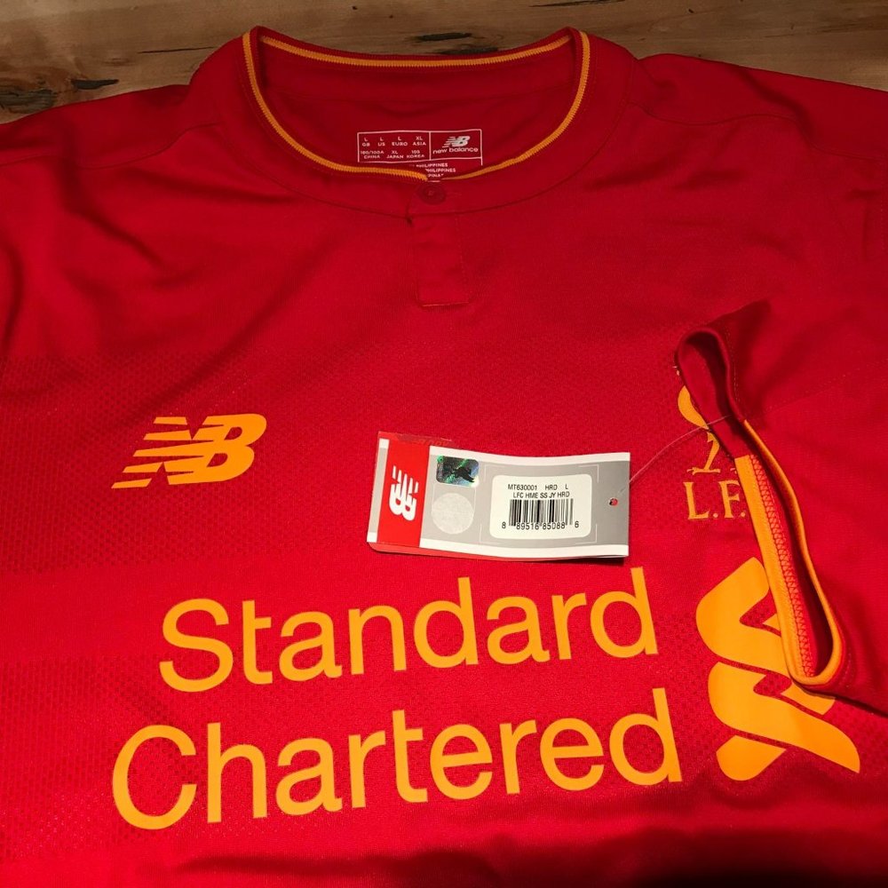 NB Liverpool 2016 / 17 Home Jersey